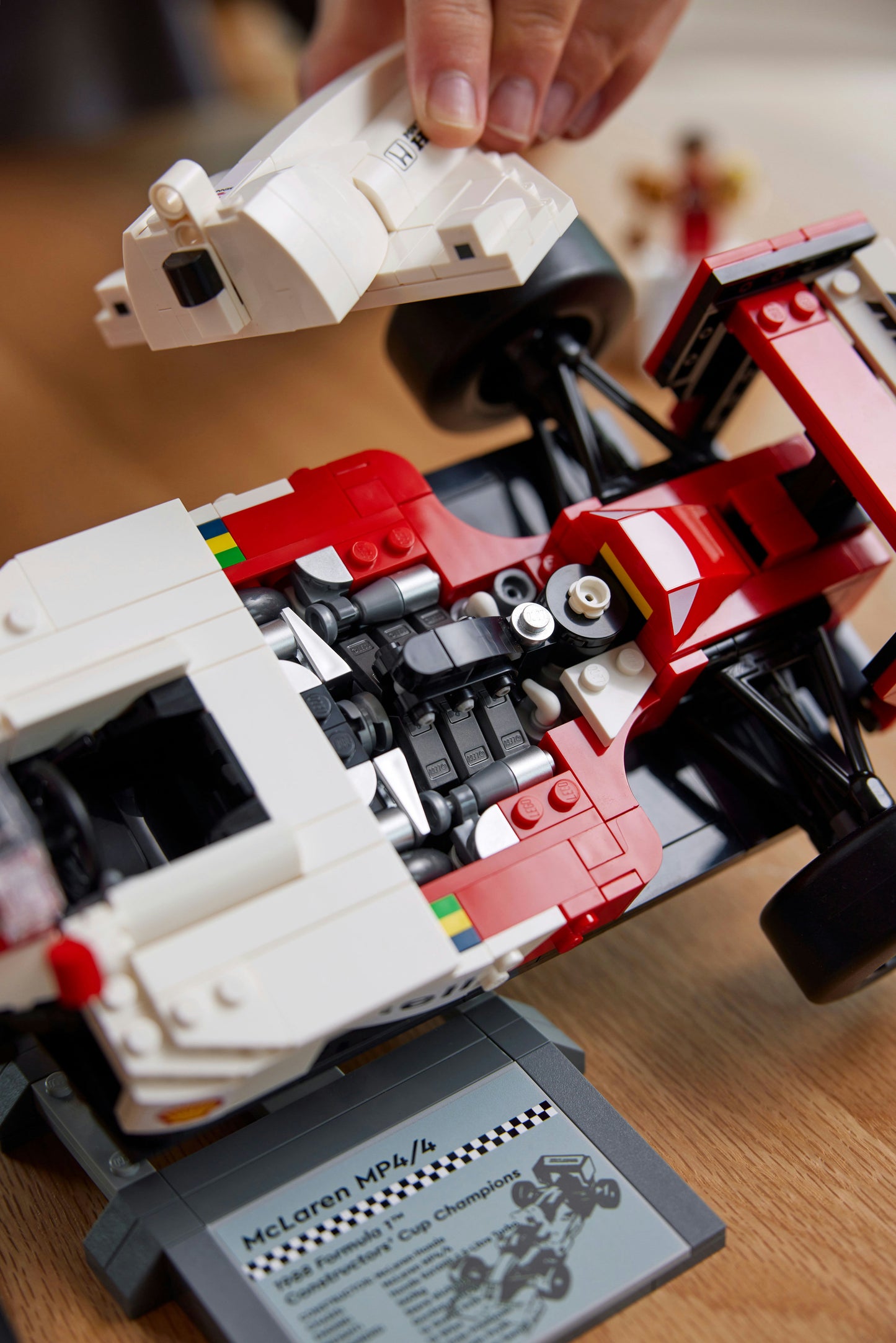 Lego - McLaren MP4/4 e Ayrton Senna 10330